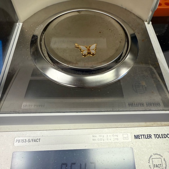 18K Yellow Gold Mother of Pearl Butterfly Pendent Charm - Picture 5 of 9